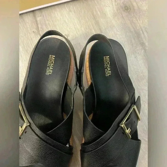 MICHAEL KORS - Easton Sandal Black 8 - Picture 10 of 12